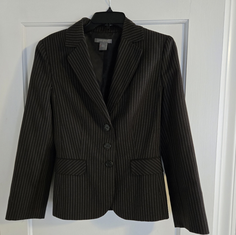 Like New Ann Taylor Size 6 Brown, Pinstripe Blazer Jacket